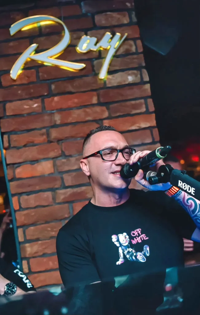 DJ za vjenčanje DJ na svadbenoj proslavi glazba za prvi ples DJ oprema za vjenčanje plesni podij na svadbi profesionalni DJ za svadbe DJ Mariola