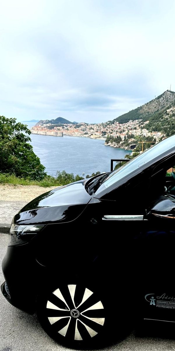 Kombi prijevoz Adriatic Transfers Croatia Prijevoz za vjenčanja Grupni transferi prijevoz na aerodrome i luke poslovni transferi Hrvatska