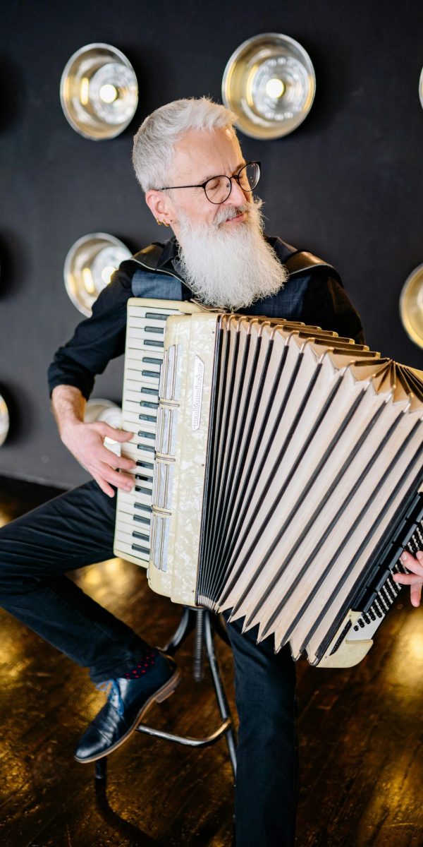 Harmonikaš za svadbe Glazba za vjenčanje Tradicionalna svadbena glazba Profesionalni harmonikaš Najbolji harmonikaš za svadbe Živa glazba za vjenčanja Harmonika za svadbeno veselje