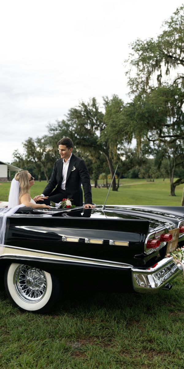 najam limuzine za vjenčanje oldtimer za vjenčanje luksuzni auto za svadbene svečanosti vozilo za mladence dolazak na vjenčanje u limuzini vintage auto za vjenčanje