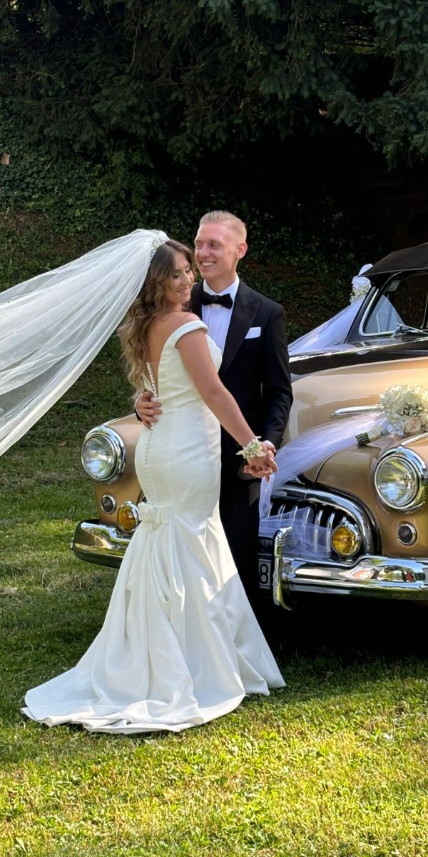 Najam oldtimera za vjenčanje Vintage automobili za vjenčanja Luksuzni oldtimeri za najam Najam klasičnih automobila Retro automobili za posebne prilike Elegantni automobili za svadbe Oldtimer za svečane događaje Stilski automobili za fotografiranje Vintage limuzine za najam 10. Najbolji oldtimeri za vjenčanje